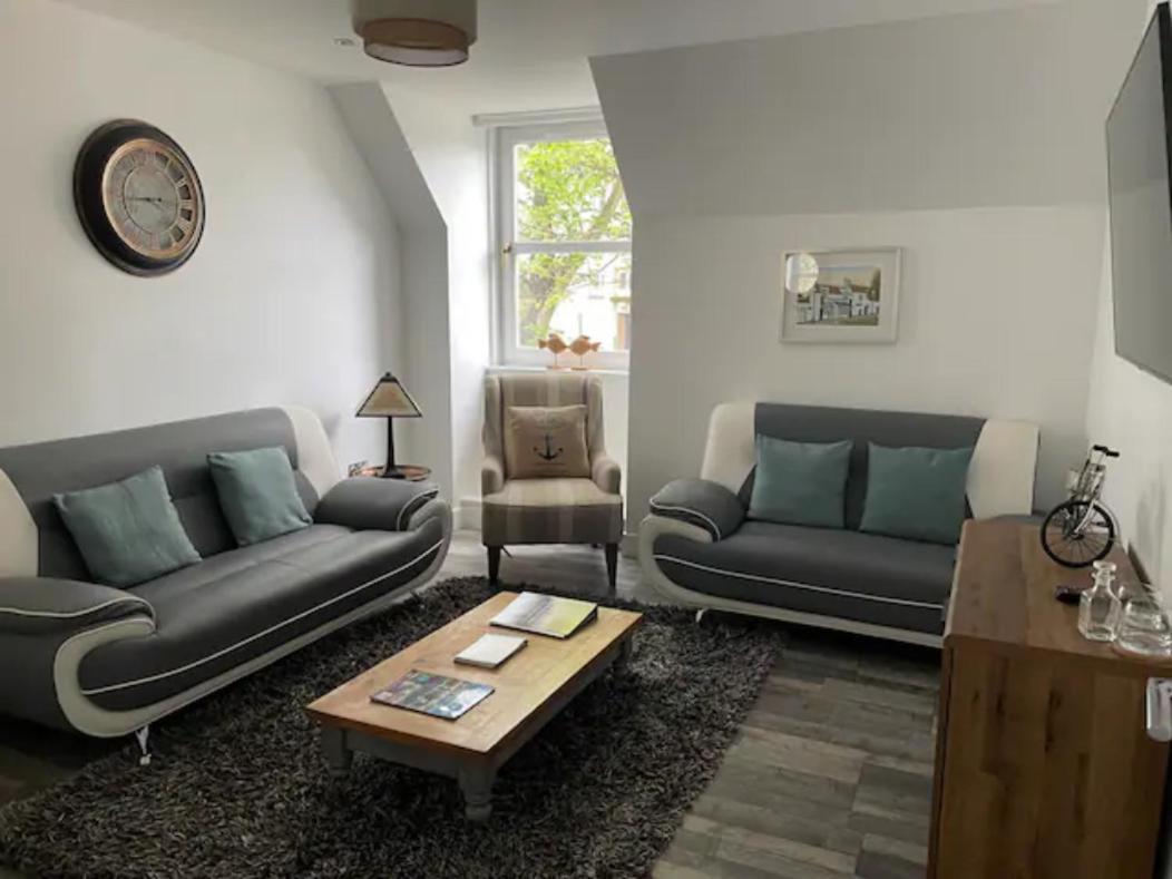 The Holiday Hoose Kinghorn Bagian luar foto